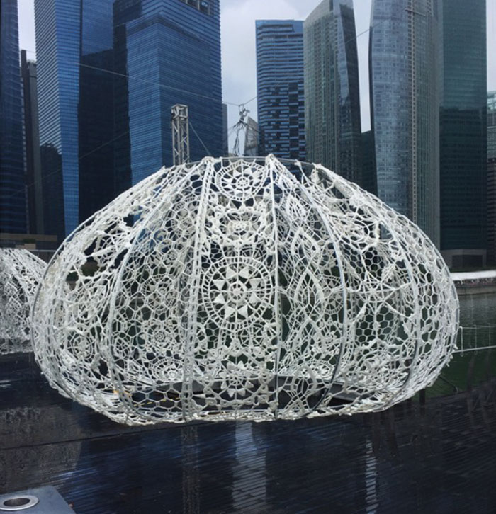 crocheted-urchins-sculpture-choi-shine-architects-singapore-marina-bay-6