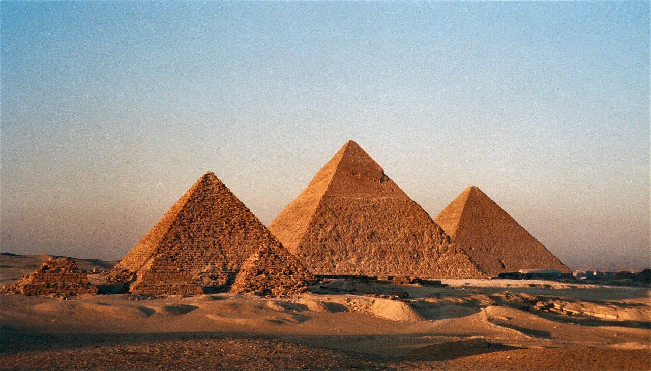 pyramidofgiza-wonders-of-the-world-2
