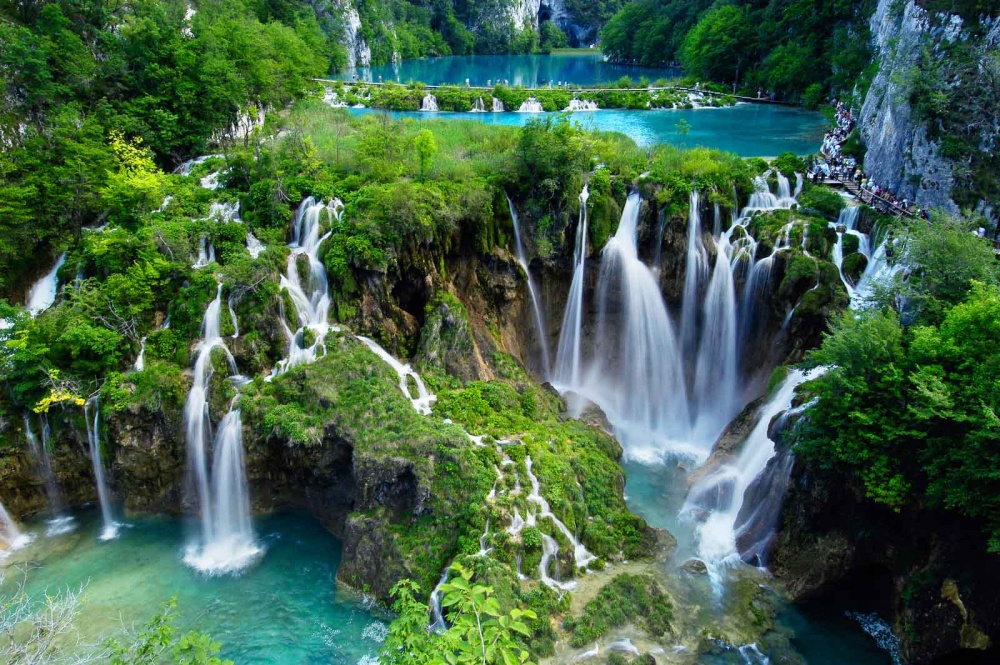 6607210-homepage-Plitvice-Waterfalls-1473324152-1000-2128435a31-1481527505