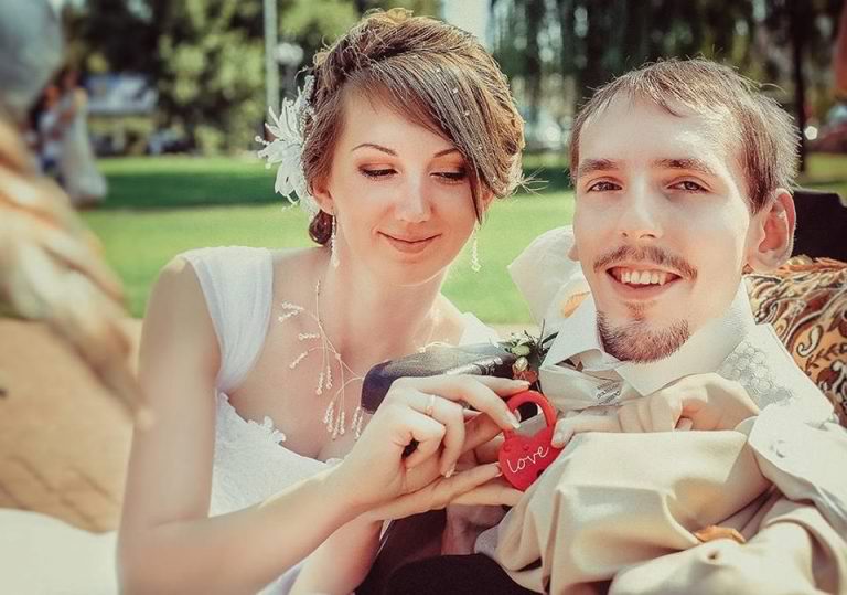 gorgeous-woman-travels-to-marry-crippled-man-3