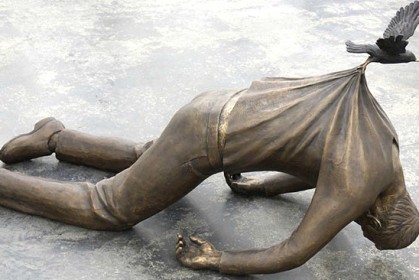 24張「對抗地心引力」的神級雕塑，凌空懸浮鏡頭牛頓也跪了