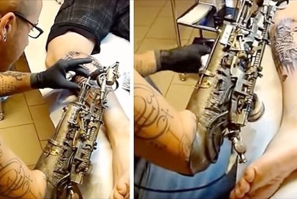 【失去手臂的紋身師獲得世上第一副「紋身機器義肢」！】殘而不廢感動網友無數～