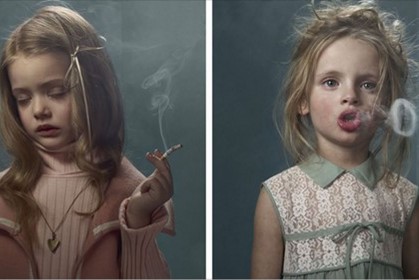 《抽煙的小孩》：攝影師透過震撼的鏡頭提醒大家，你的行為會對孩子造成多大影響～