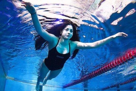 這名「拖著小船游泳3.5小時橫渡海洋救了大家」的敘利亞難民少女即將參選奧運發光發熱！