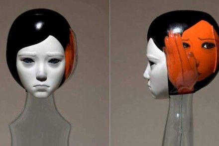 心情不好千萬別看！韓國藝術家一系列「彷彿在述說你心情」的超憂鬱透明娃娃！