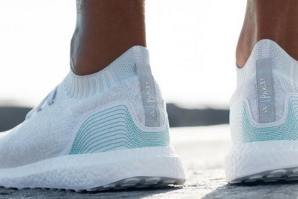 adidas 「用大海廢棄垃圾」製成的運動鞋11/19在台發售，網友：用錢下架它！