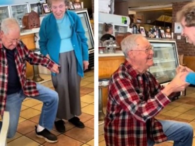 已喪偶的85歲老爺爺在餐廳「努力單膝下跪」向女友求婚，畫面令人動容！網友：「到老都要愛。」