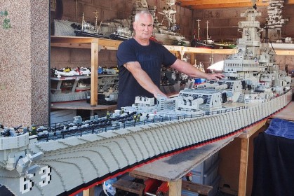 英國狂男花3年打造出「世界最大樂高戰艦」，完成後才發現早就被人超越