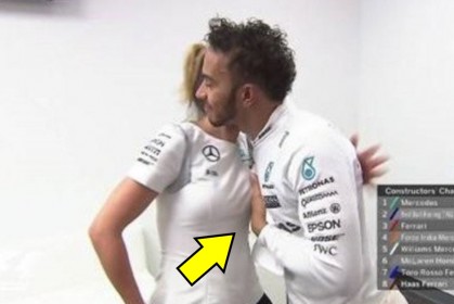 這名F1賽車手與女員工擁抱時伸出「擋乳手」超貼心，女網友們瞬間融化！